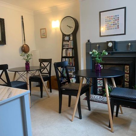 Sunshine Cottage Studley  Bagian luar foto