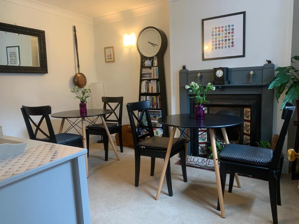 Sunshine Cottage Studley  Bagian luar foto