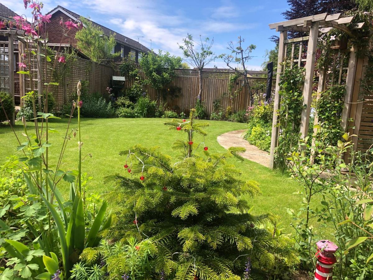 Sunshine Cottage Studley  Bagian luar foto