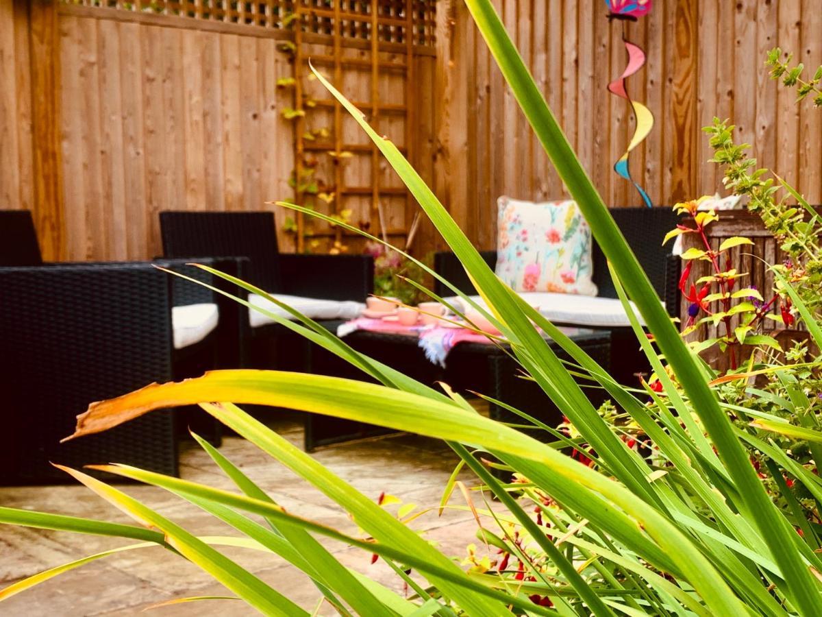 Sunshine Cottage Studley  Bagian luar foto
